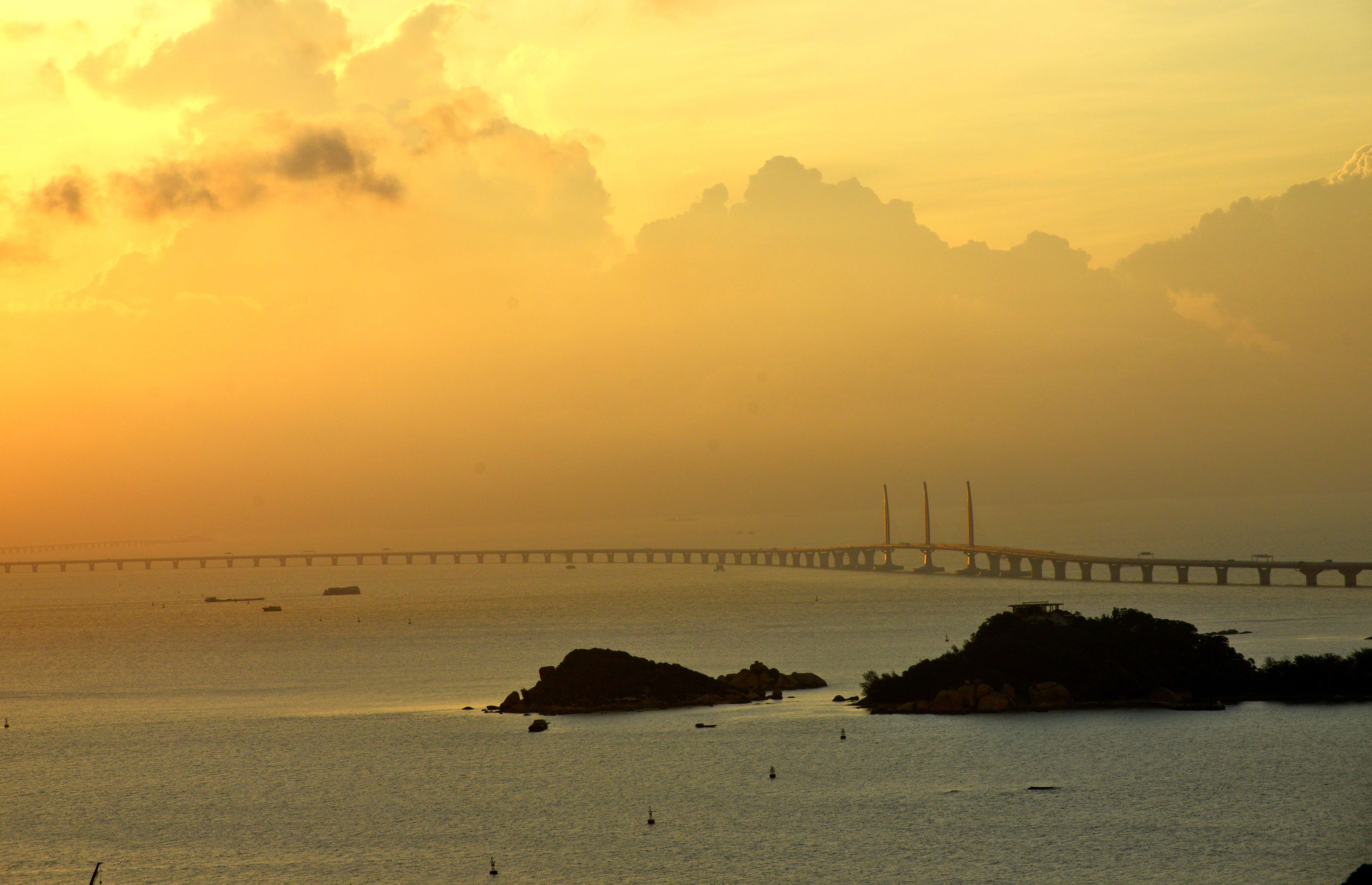 12港珠澳大橋.jpg